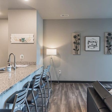 Spacious 2Br Suite Plus Patio Near Iowa State Эймс Экстерьер фото