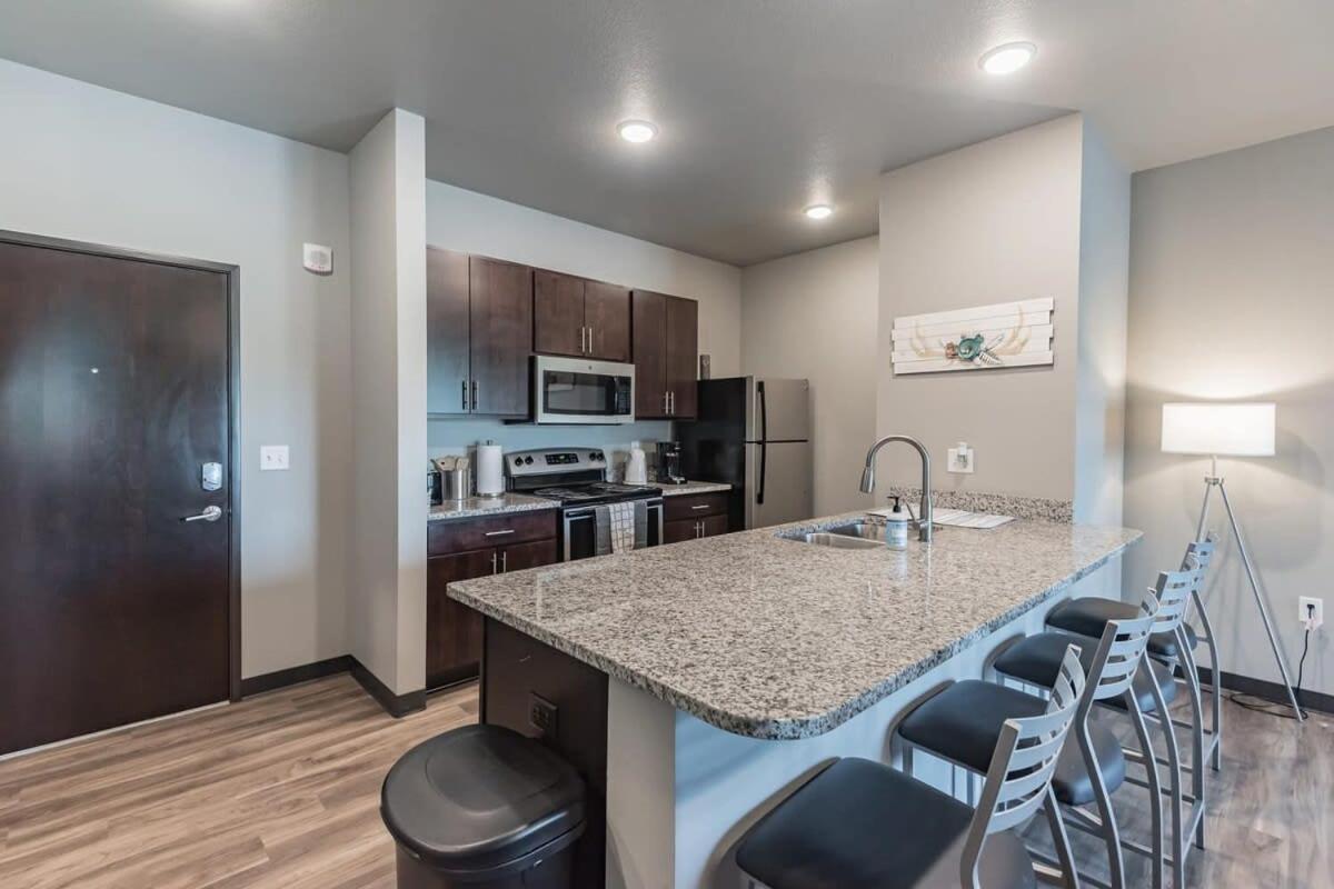Spacious 2Br Suite Plus Patio Near Iowa State Эймс Экстерьер фото